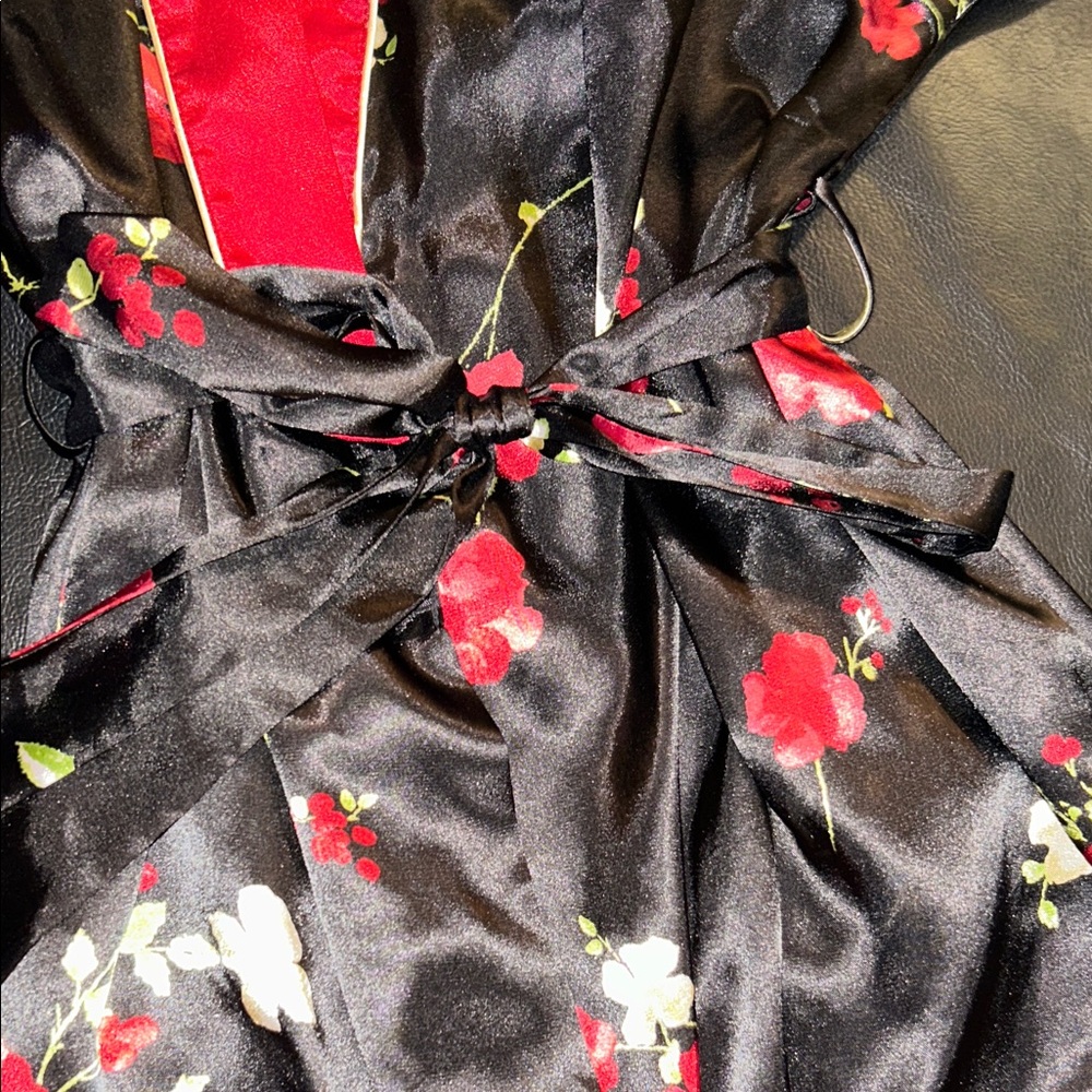 Jones New York women’s L/S Robe with a floral pattern- Brand new Size L/XL - Picture 9 of 9